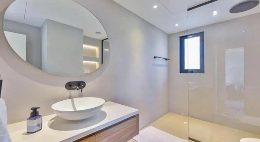 Readmyhostprofile! Luxury Private 6 Bedroom Villa In Palm Jumeirah Dubai