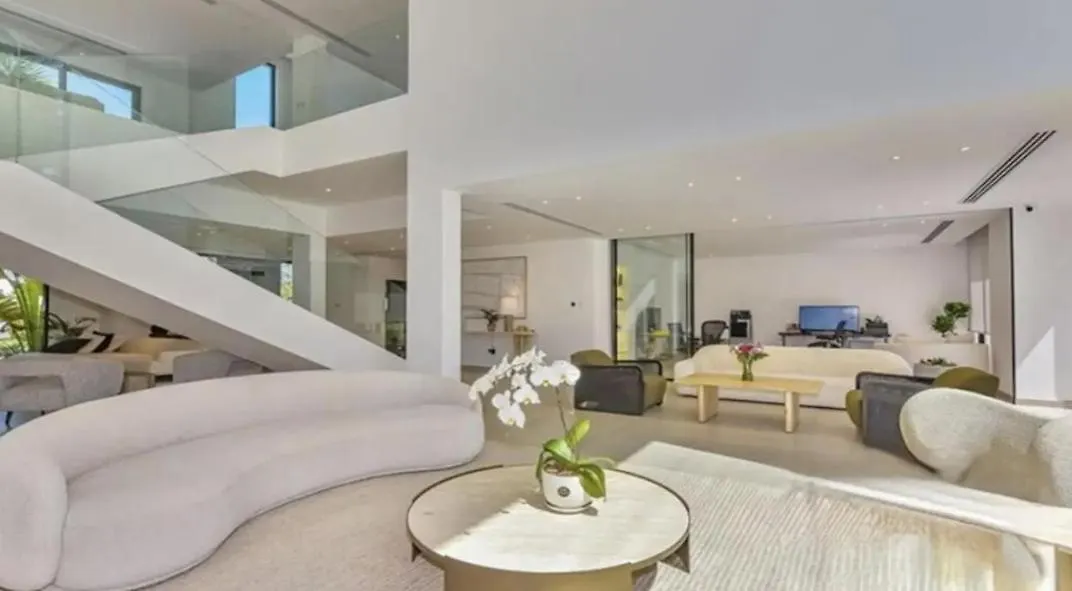 Readmyhostprofile! Luxury Private 6 Bedroom Villa In Palm Jumeirah Dubai