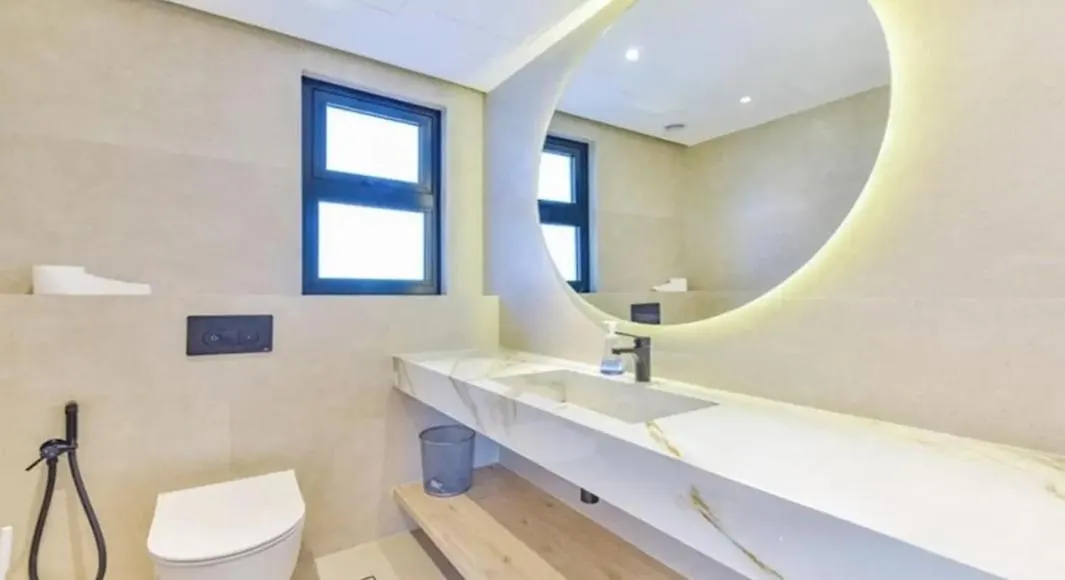 Readmyhostprofile! Luxury Private 6 Bedroom Villa In Palm Jumeirah Dubai United Arab Emirates