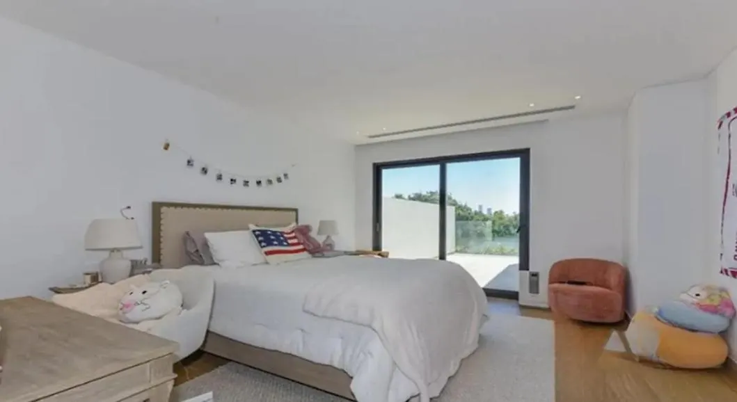 Readmyhostprofile! Luxury Private 6 Bedroom Villa In Palm Jumeirah Dubai